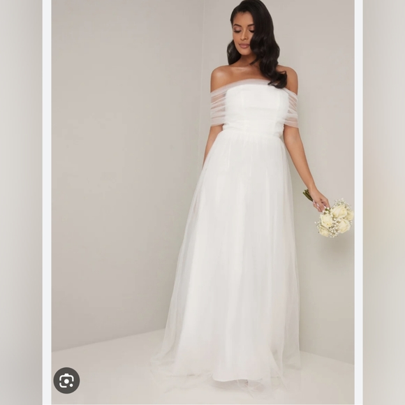 NWT Chi Chi London Wedding Dress - Picture 2 of 6